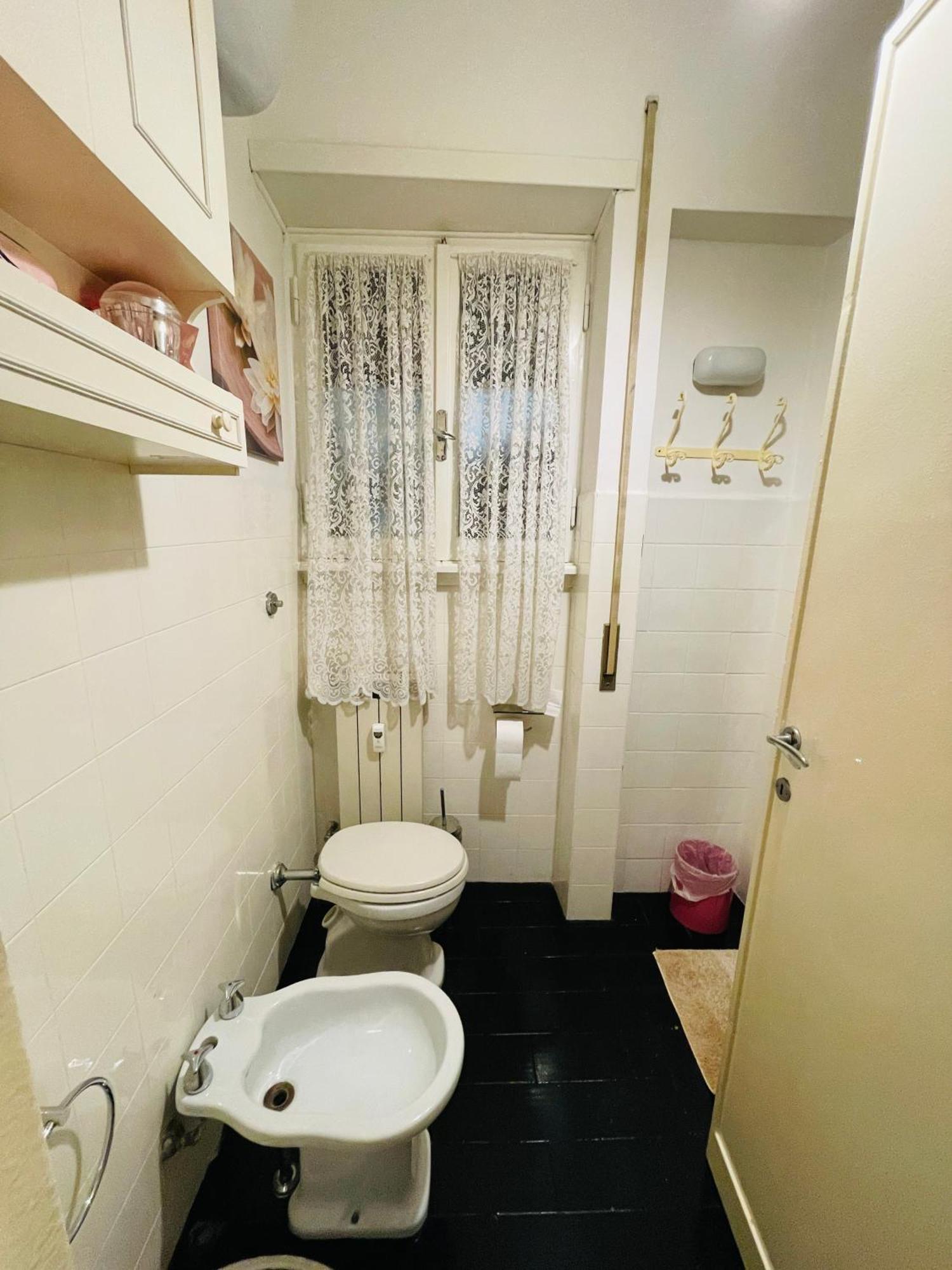 Apartment Grande Stanza Con Letto Matrimoniale Bagno Privato Zona San Paolo-trastevere-roma Tre 