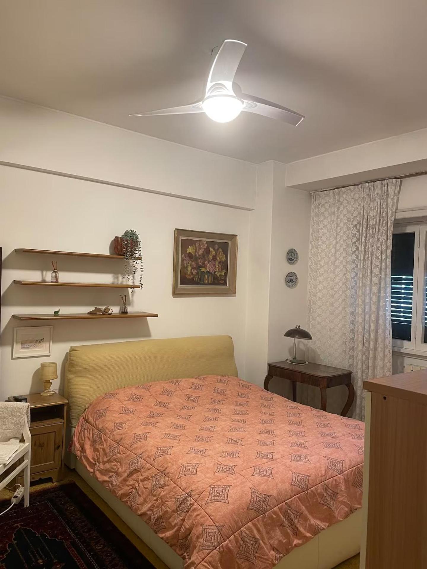Grande Stanza Con Letto Matrimoniale Bagno Privato Zona San Paolo-trastevere-roma Tre 